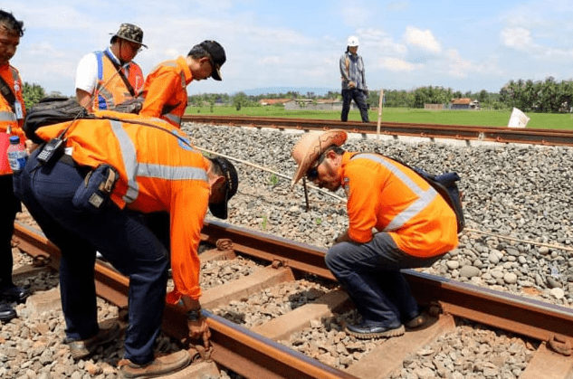 Analisis Pengujian Kekerasan Material dengan Metode Vickers