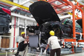 Kontrol Kualitas Komponen Otomotif dengan Thickness Meter