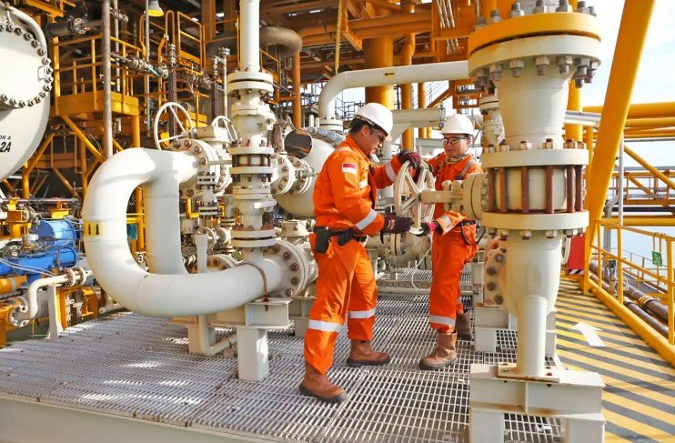 Memanfaatkan Vibration Meter untuk Deteksi Masalah pada Sistem Penyulingan di Industri Pengolahan Minyak dan Gas