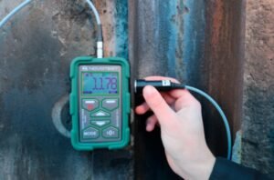 Menangani Tantangan Korosi dalam Konstruksi Logam dengan Coating Thickness Meter