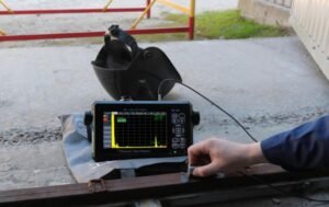Menghadapi Keretakan di Konstruksi Gedung Tinggi dengan Flaw Detector