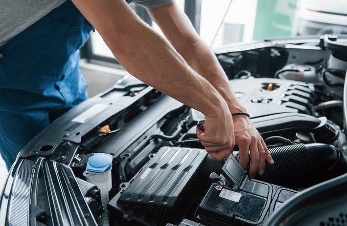 Meningkatkan Efisiensi Pendinginan Mesin di Industri Otomotif dengan Surface Roughness Tester
