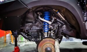 Penggunaan Vibration Meter untuk Peningkatan Kualitas Suspensi di Industri Otomotif